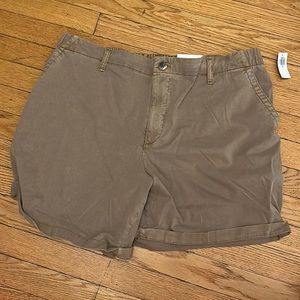 Old Navy Khaki 5” Shorts